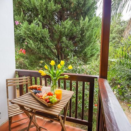 The Blue Door B&B East London Bagian luar foto