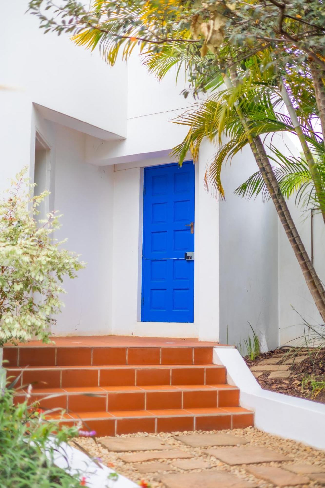 The Blue Door B&B East London Bagian luar foto