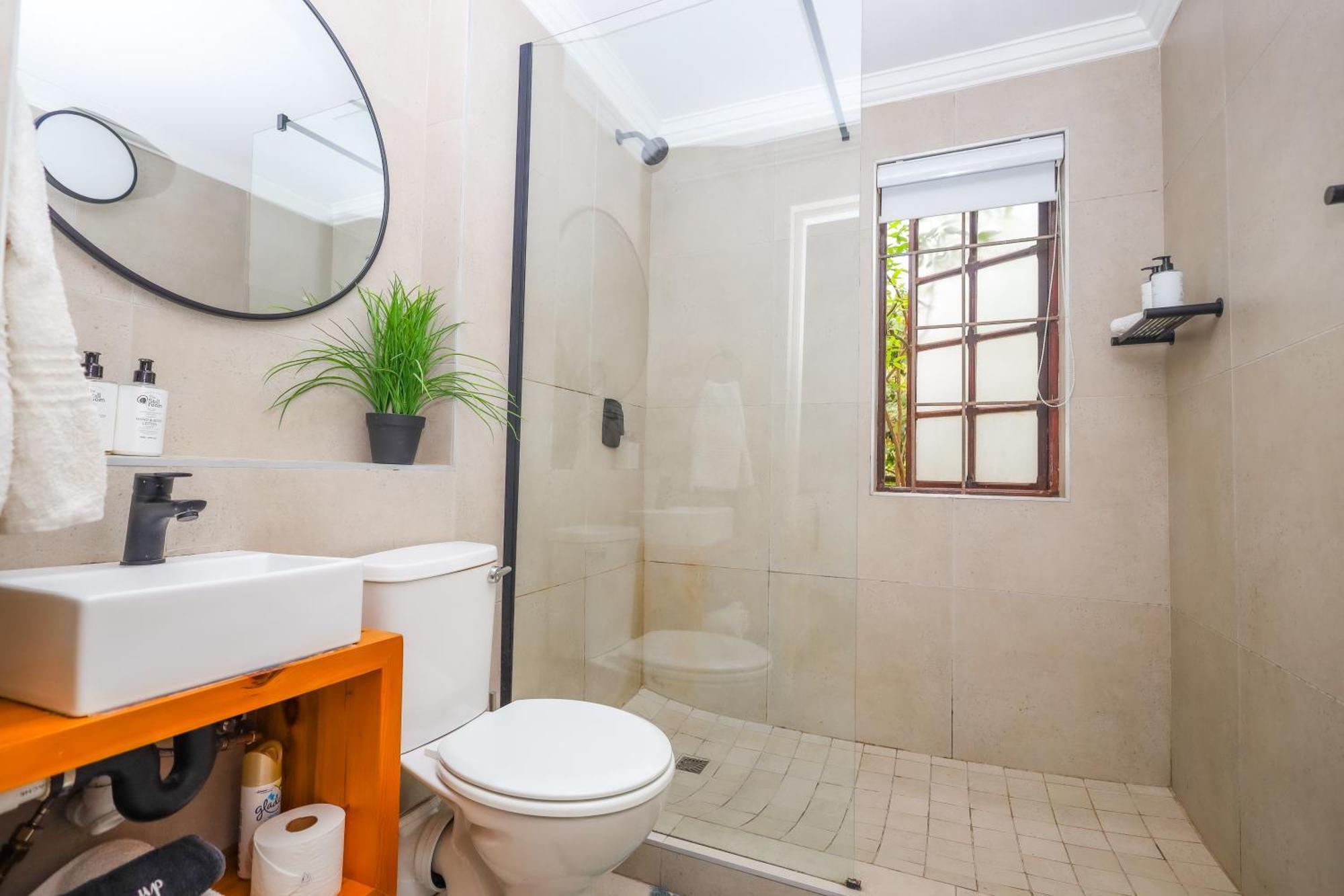 The Blue Door B&B East London Bagian luar foto