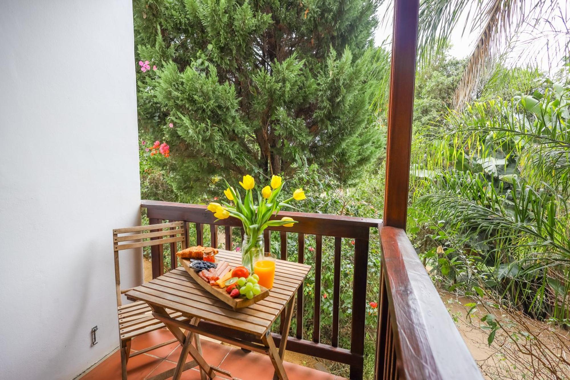 The Blue Door B&B East London Bagian luar foto