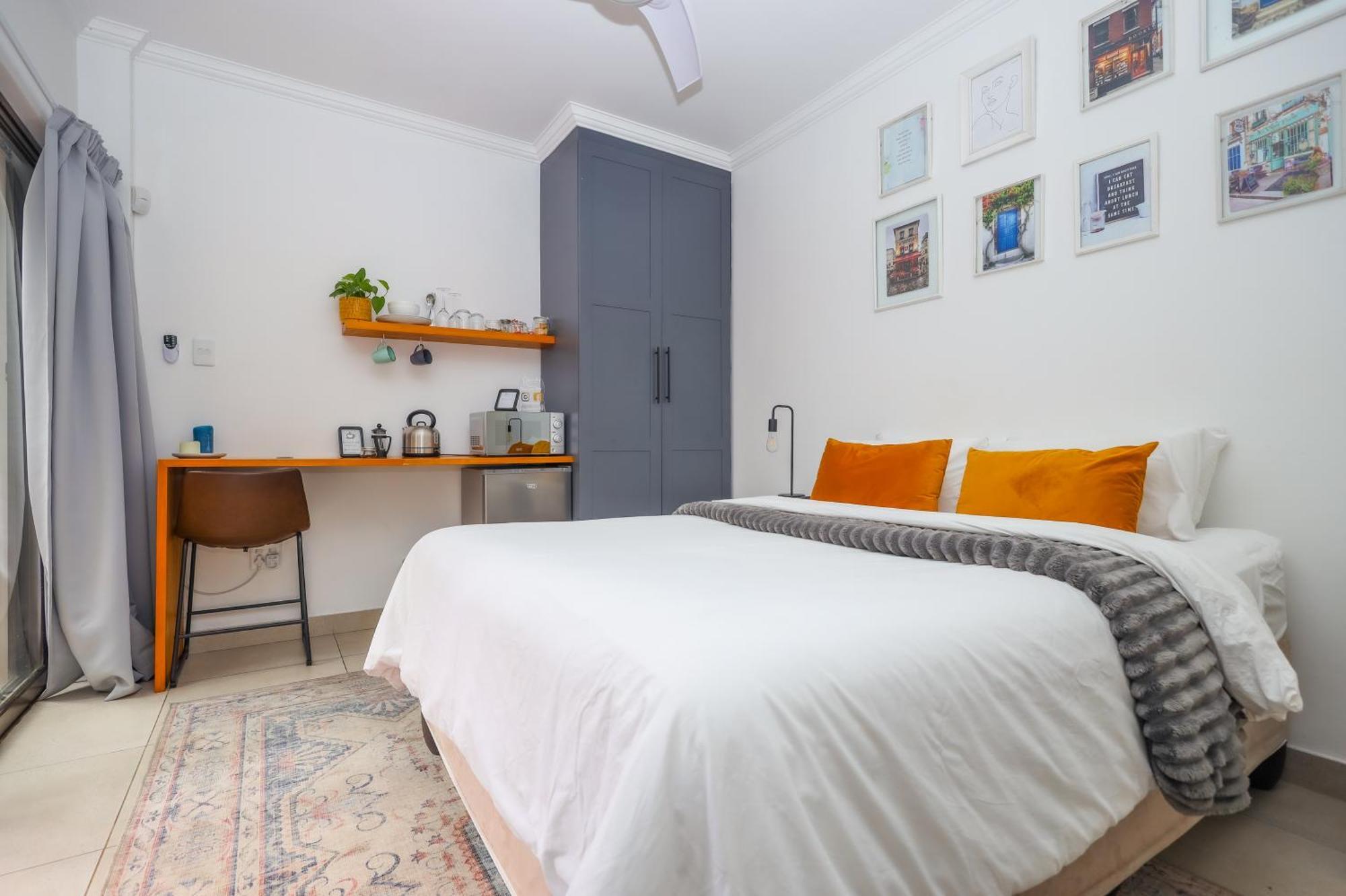 The Blue Door B&B East London Bagian luar foto